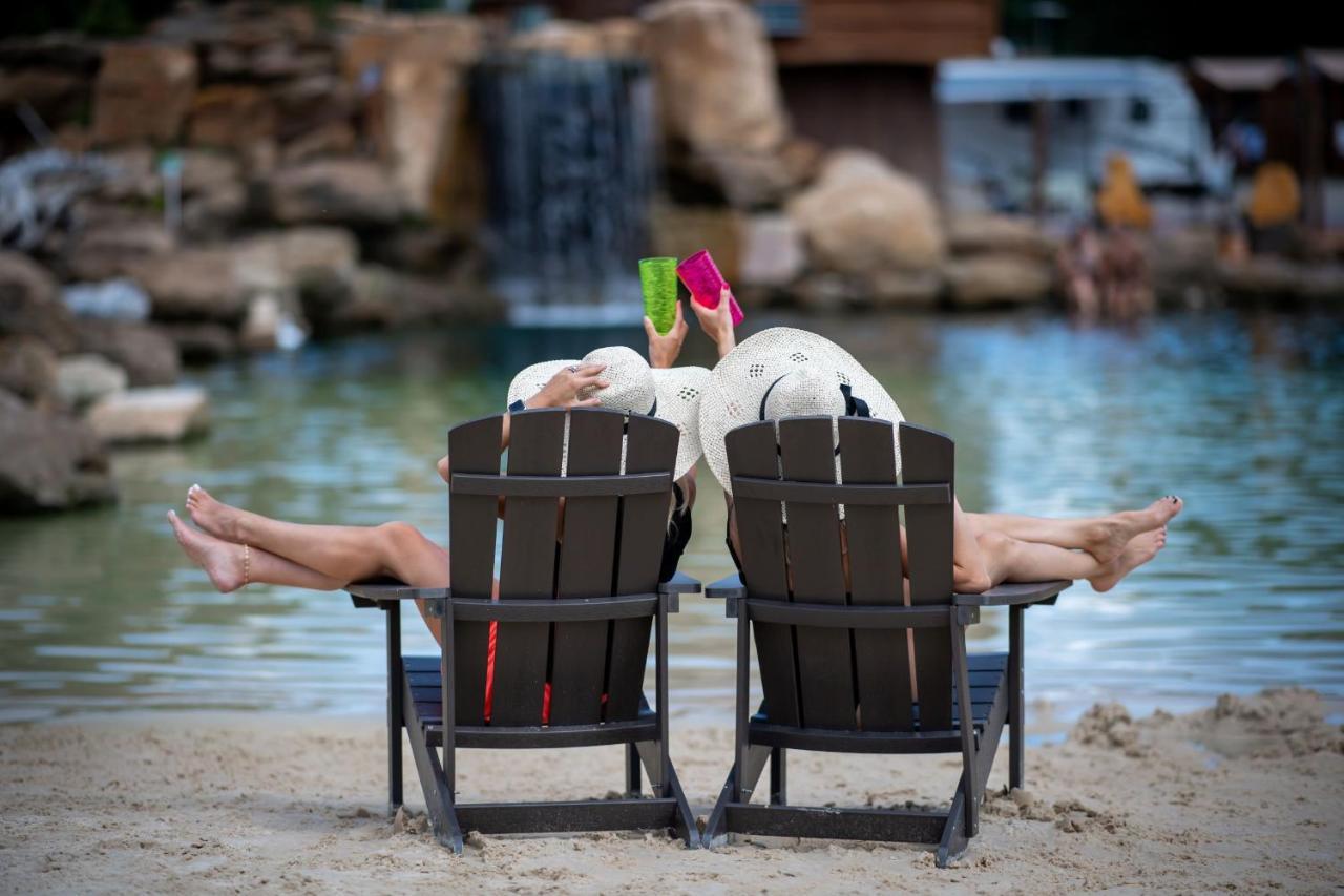 Natura Treescape Resort Wisconsin Dells Buitenkant foto