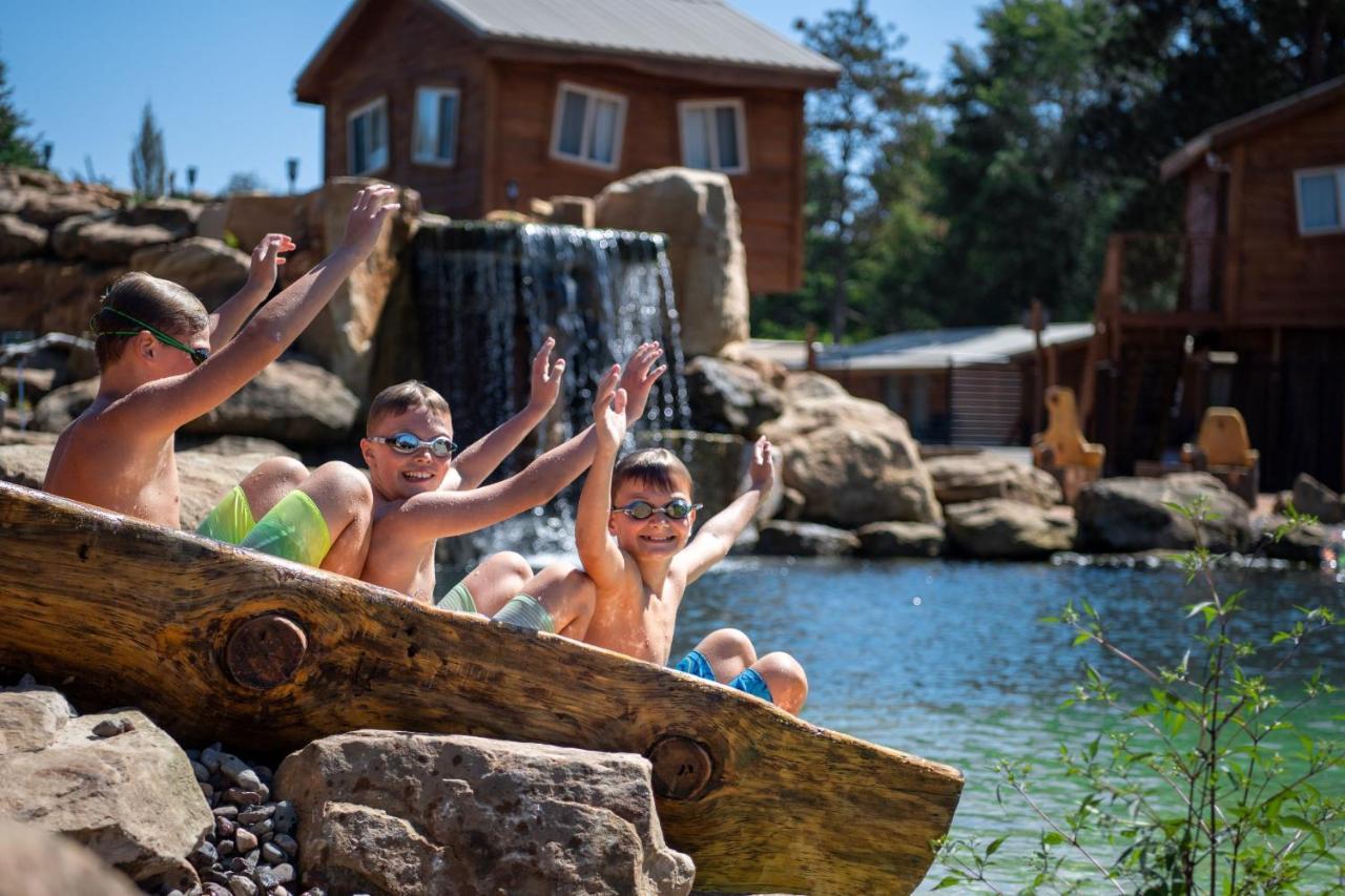 Natura Treescape Resort Wisconsin Dells Buitenkant foto