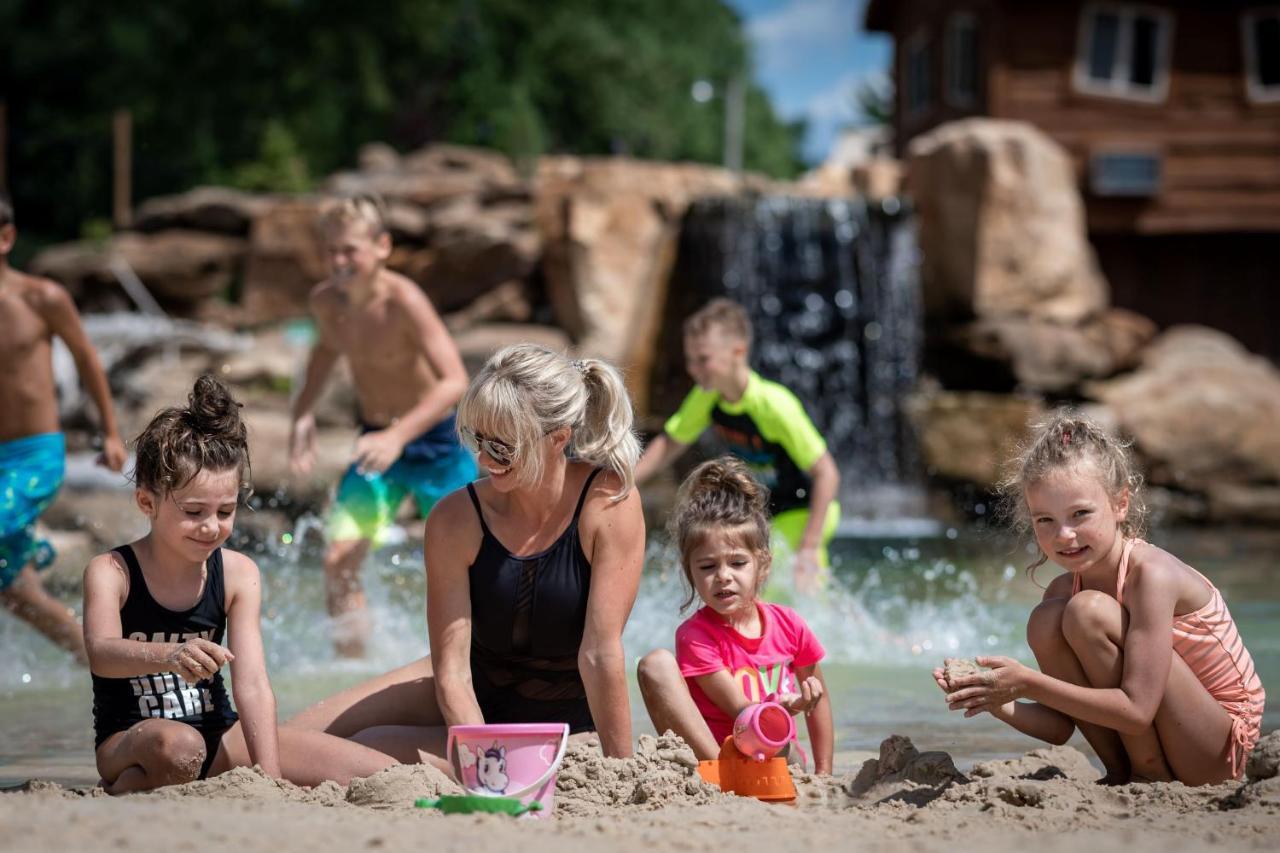 Natura Treescape Resort Wisconsin Dells Buitenkant foto